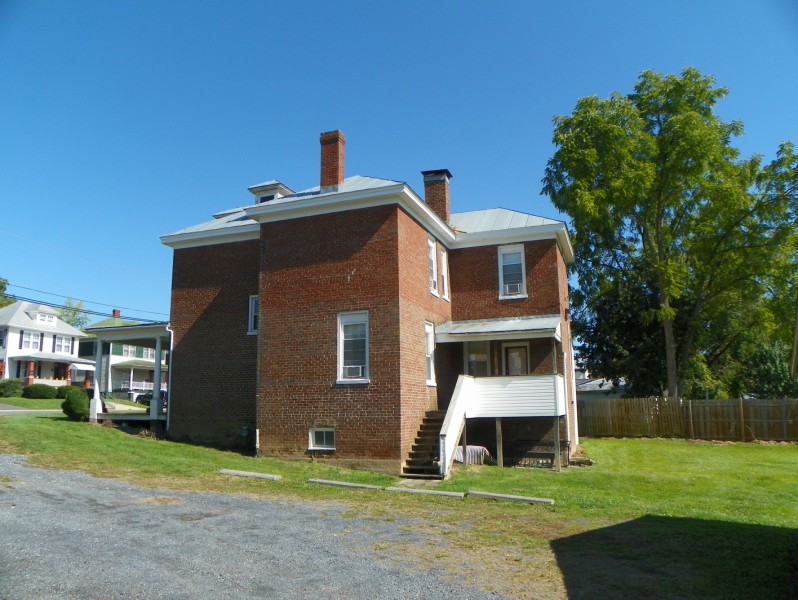 423wm4.JPG (29293 bytes)
